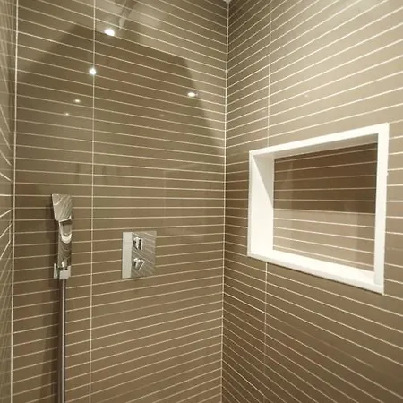 Lets Holidays Apartment *